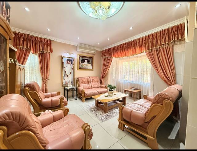 4 BEDROOM FREESTANDING FOR SALE IN KHARWASTAN